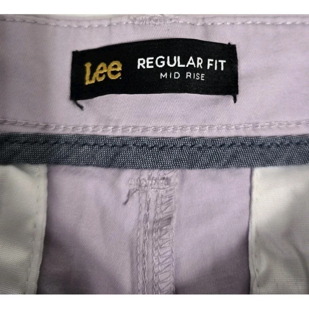 Lee Women's‎ 14 Medium Shorts Regular Fit Mid-Rise Light Purple